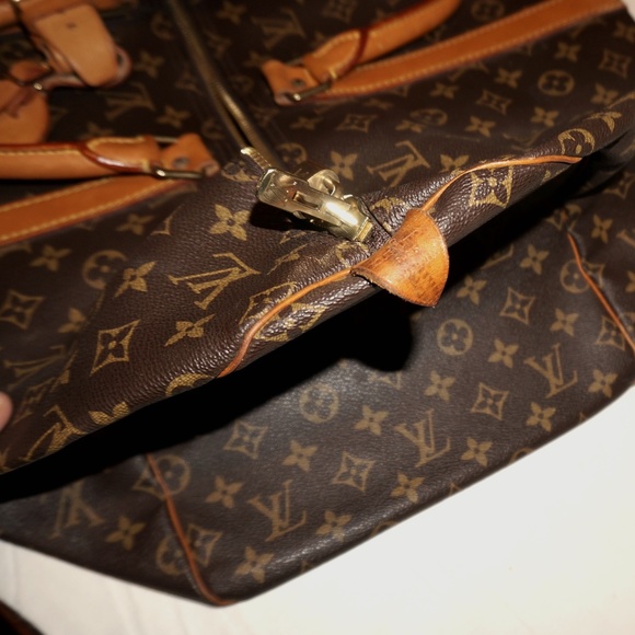 Louis Vuitton Keepall Monogram Duffle - Picture 3 of 9